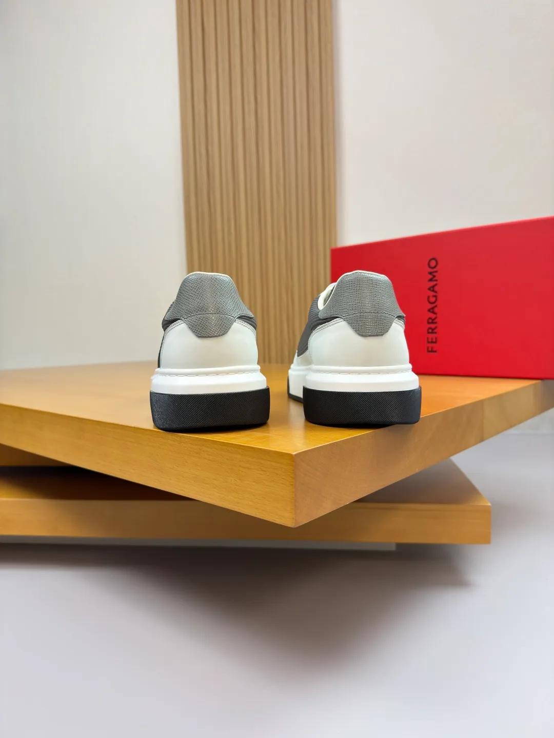 Men's men's shoes 💰420 [New style] 🏃‍♂️🏃‍♂️[ Ferragamo] Ferragamo - High-end quality original order·Casual sports shoes - Upper: 🔝Nappa calfskin, suede calfskin, shoe body. Sewing brand totem, tongue air pressure brand logo - Inner: water-dyed cowhide - Outsole: ultra-light TPU foam rubber; molded outsole -Ultra-high quality control and fine workmanship: outstanding (high-end, extravagance, grade) -Size: 38-45 (46, can be customized)